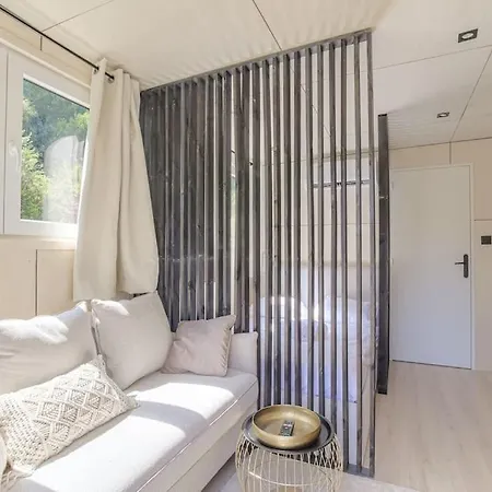 Tiny-house Atypique, 4 Personnes, Saint-didier Apartment Saint-Didier-au-Mont-d'Or