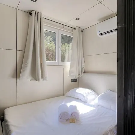 Apartment Tiny-house Atypique, 4 Personnes, Saint-didier *