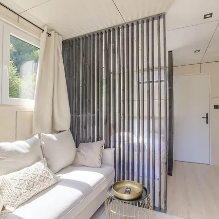 Tiny-house Atypique, 4 Personnes, Saint-didier Apartment